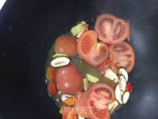 西红柿酸汤肥牛的做法步骤：10