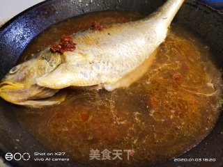 葱香豆瓣小黄鱼的做法步骤：4
