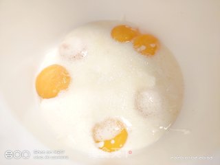 酸奶花朵小蛋糕的做法步骤：1