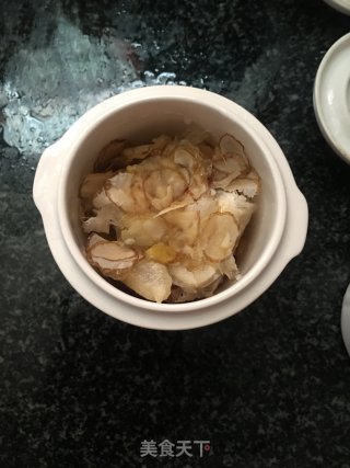 鹿茸鱼胶炖鸡汤的做法步骤：5