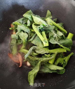 五花肉炒芥兰的做法步骤：6
