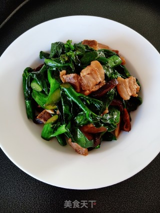 五花肉炒芥兰的做法步骤：8