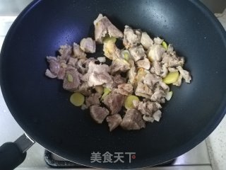 牛肉烧萝卜的做法步骤：4