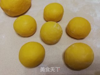 金元宝馒头的做法步骤：9