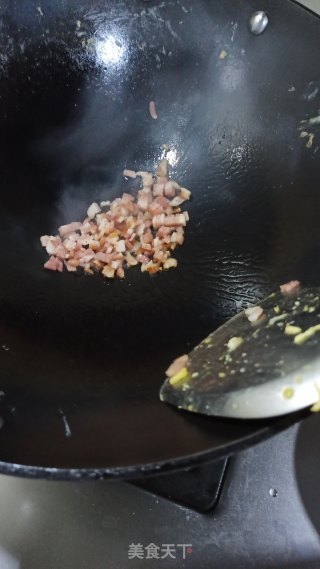 培根鸡蛋炒馒头的做法步骤：5