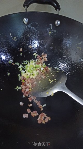 培根鸡蛋炒馒头的做法步骤：6