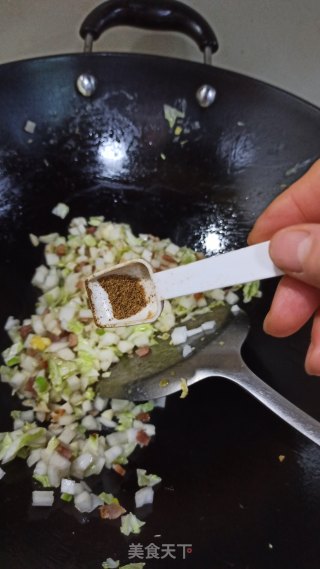 培根鸡蛋炒馒头的做法步骤：8