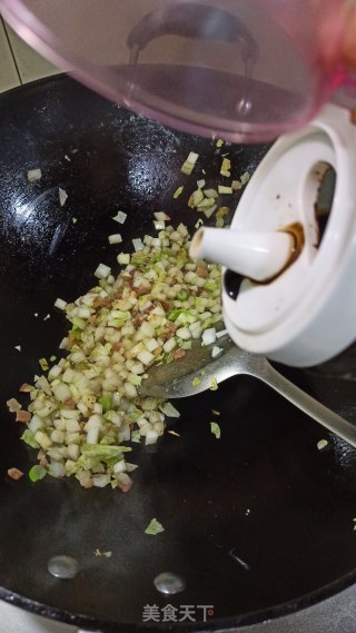 培根鸡蛋炒馒头的做法步骤：9