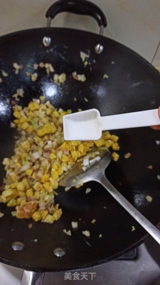 培根鸡蛋炒馒头的做法步骤：12