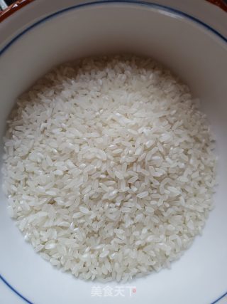 腊肠煲仔饭的做法步骤：1