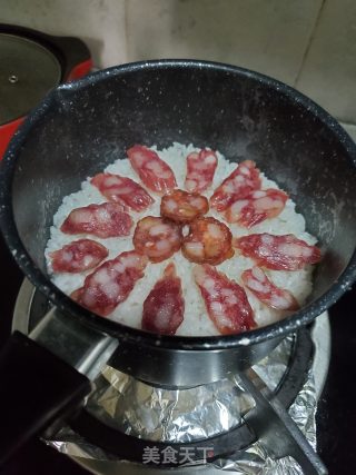 腊肠煲仔饭的做法步骤：8