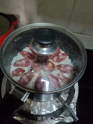 腊肠煲仔饭的做法步骤：9