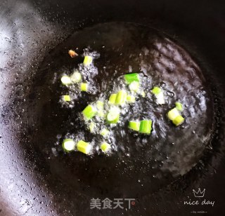 白玉菇尖椒炒鸡蛋的做法步骤：3