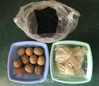 核桃芝麻粉的做法步骤：1