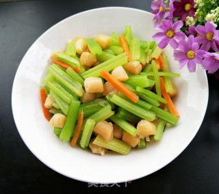 干贝西芹的做法步骤：10