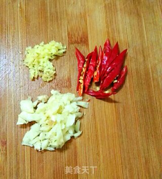 干锅鱿鱼的做法步骤：4