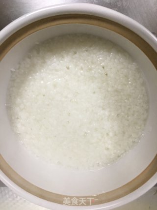 五花肉香肠煲仔饭的做法步骤：7