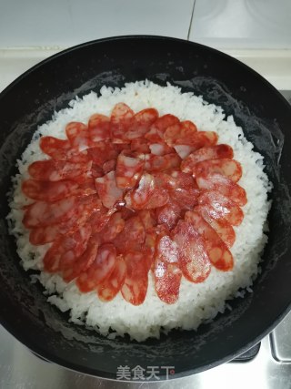 腊肠煲仔饭的做法步骤：6