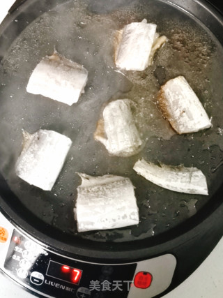 葱油带鱼的做法步骤：3