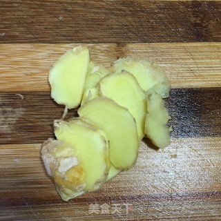 姬松茸烧鸡腿的做法步骤：1