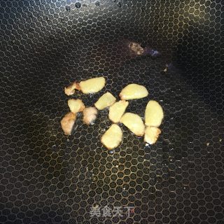 姬松茸烧鸡腿的做法步骤：2