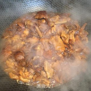 姬松茸烧鸡腿的做法步骤：6
