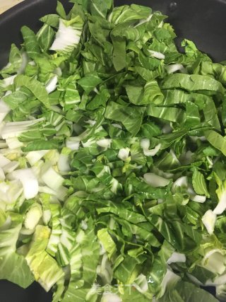 咸肉青菜年糕汤的做法步骤：4