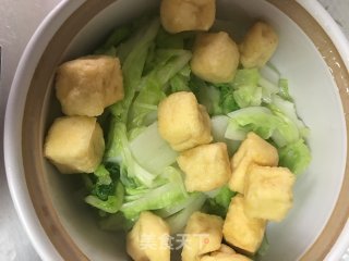 白菜虾滑豆腐果汤的做法步骤：2