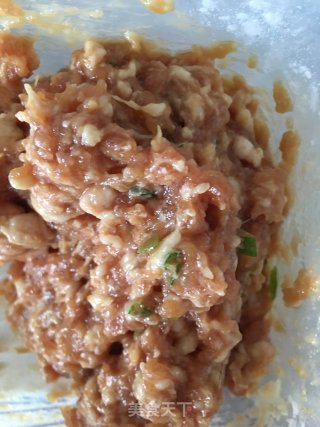 菠菜肉圆汤的做法步骤：1