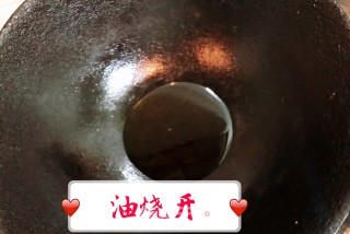 韭菜爆小河虾的做法步骤：2