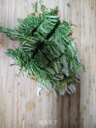 老醋苦菊拌花生的做法步骤：2