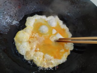 蒜毫炒鸡蛋的做法步骤：2