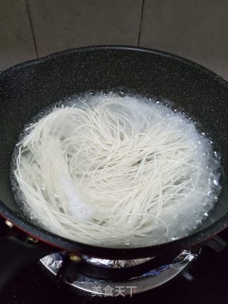 菌菇汤面的做法步骤：4