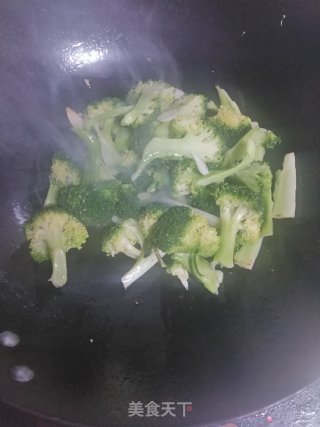 清炒西兰花的做法步骤：5