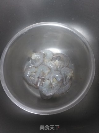 山药烩虾仁的做法步骤：1