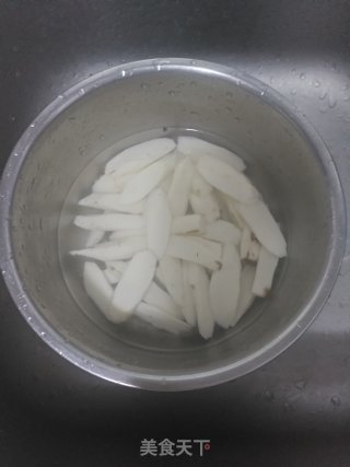 山药烩虾仁的做法步骤：2