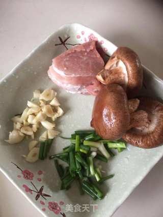 香菇肉丝面的做法步骤：3
