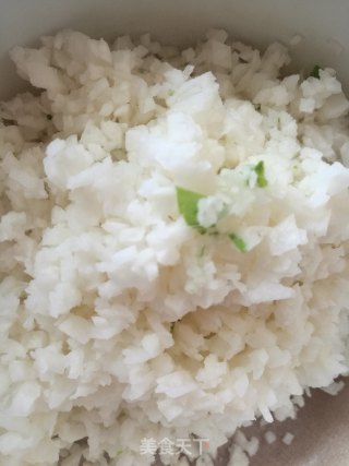 鲅鱼（马鲛鱼）饺的做法步骤：4