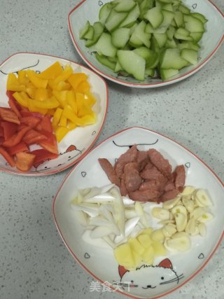 彩椒炒佛手瓜的做法步骤：4