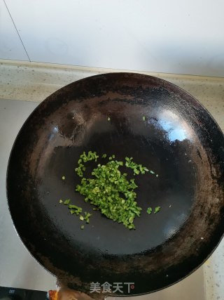 碎椒鸡蛋拌面的做法步骤：4