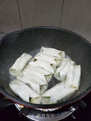 锅贴的做法步骤：13