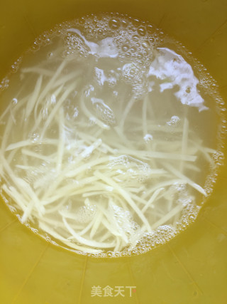 芹菜炒土豆的做法步骤：5