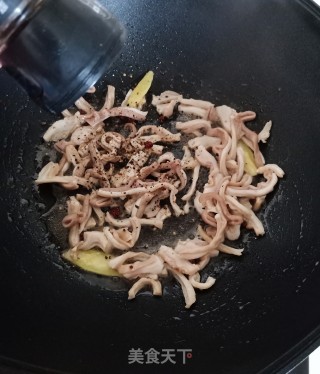 蒜苗炒猪肚的做法步骤：4