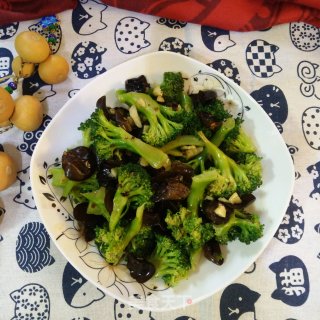 西兰花拌木耳的做法步骤：11