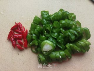螺丝椒烘炒鸡蛋的做法步骤：3