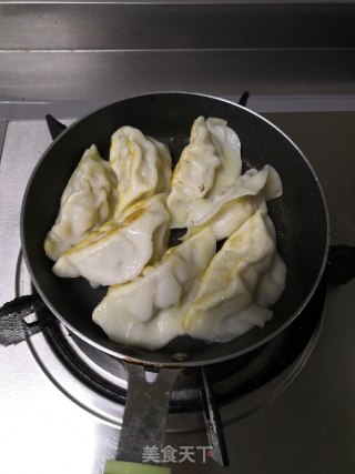 煎饺子的做法步骤：4