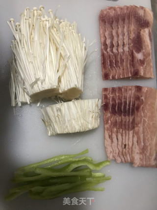 金针菇培根卷的做法步骤：1