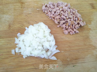 牛肉肠时蔬炒饭的做法步骤：3