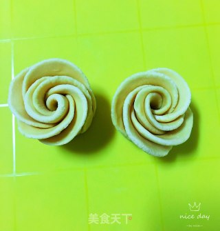 南瓜玫瑰花馒头的做法步骤：13