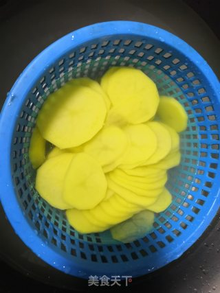 青椒土豆片的做法步骤：3